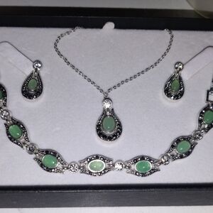 Elegant Silver and Green Jewelry Set